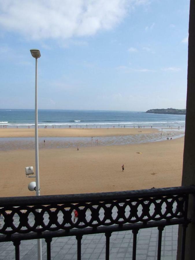 Villa Vivienda En Gijon Frente Al Mar Exterior foto