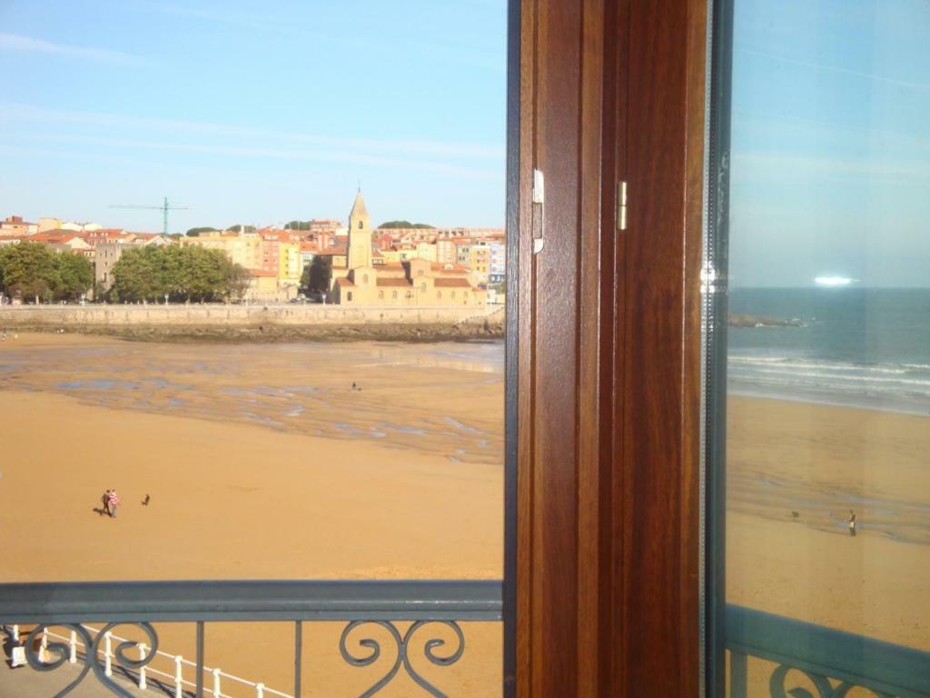 Villa Vivienda En Gijon Frente Al Mar Exterior foto