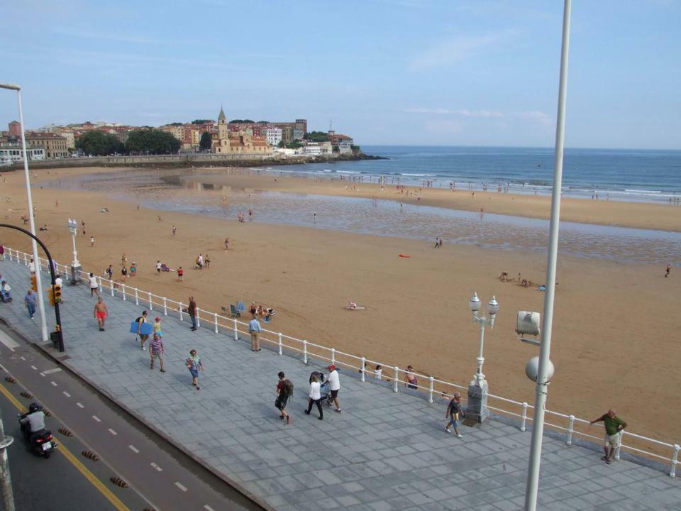 Villa Vivienda En Gijon Frente Al Mar Exterior foto